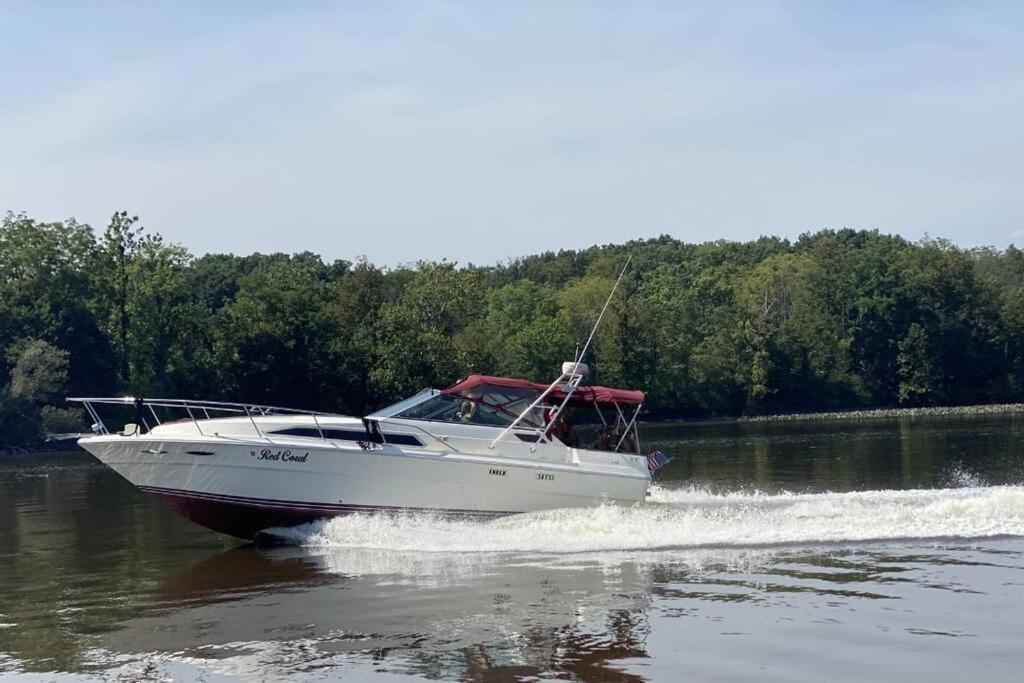 Private Yacht On Catskill Creek Exterior photo